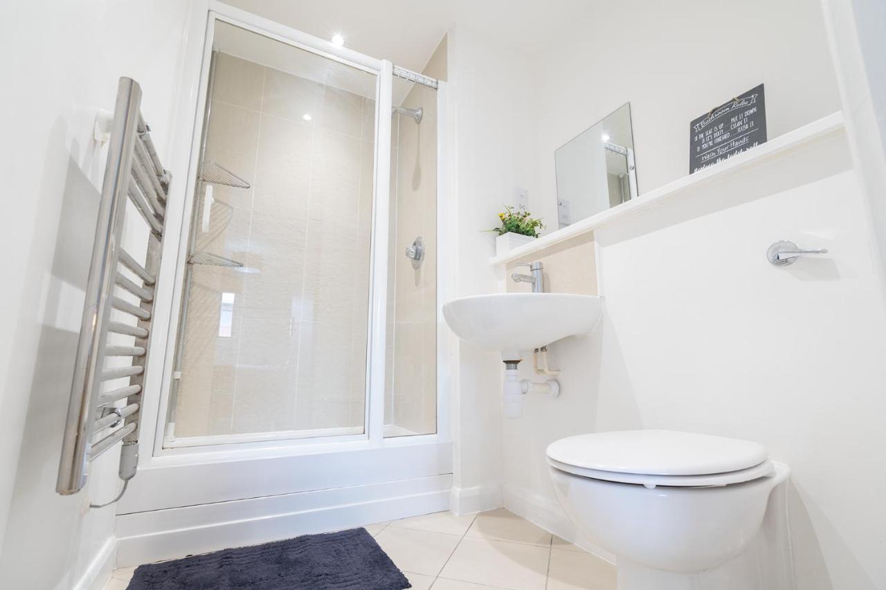 Maevela Apartments - Ultra Lavish Luxury 2 Bed Apartment City Centre - With Balcony - Free Secure Parking - Ps4 & Smart Tv'S Birmingham Exterior foto