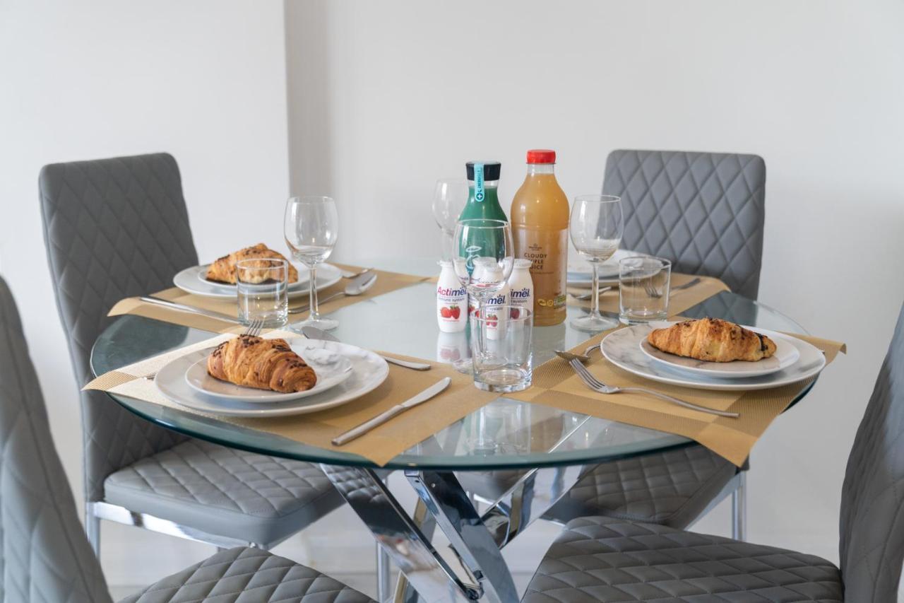 Maevela Apartments - Ultra Lavish Luxury 2 Bed Apartment City Centre - With Balcony - Free Secure Parking - Ps4 & Smart Tv'S Birmingham Exterior foto